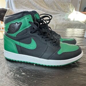 Jordan 1 retro high pine green with extra green laces